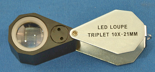 10X illuminated triplet loupe