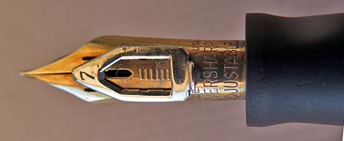 EVERSHARP GOLD SEAL DORIC IN EMERALD WITH A No. 7 ADJUSTABLE MEDIUM NIB