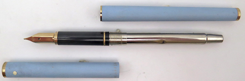 ITEM #6588: SHEAFFER FASION I FOUNTAIN PEN IN PASTEL BLUE. GOLD PLATED TRIM. BROAD GOLD ELECTROPLATED NIB. NOS. Slimline converter. 