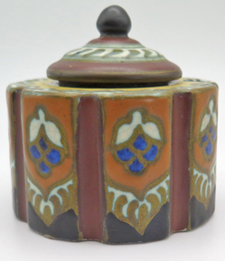 ITEM #6662: PLATE GOUDA HAND PAINTED CERAMIC PEN HOLDER + INKWELL WITH LID. MADE IN HOLLAND. NUMBERED (223) AND SIGNED.