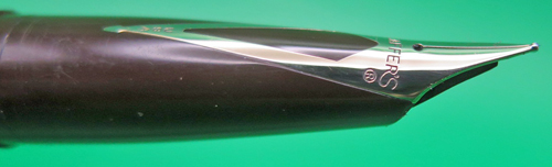 ITEM #6877: SHEAFFER TOUCHDOWN DESK FOUNTAIN PEN IN BROWN. CRISP CHALK MARK. NIB IS 14k IN MEDIUM. WHITE DOT.